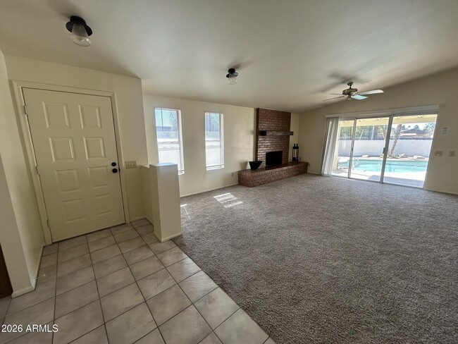 Building Photo - 2120 N Yucca Ct