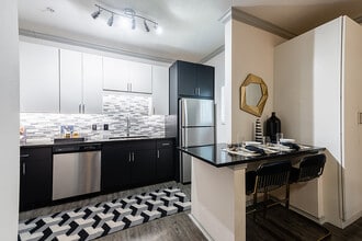 Building Photo - Oak Row North Dallas