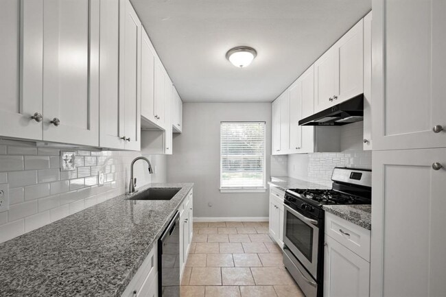 Building Photo - 6811 Housman