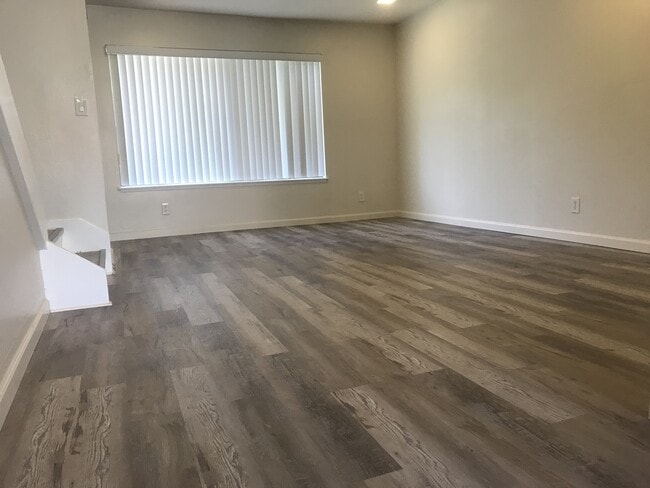 Building Photo - 28035 Ridgebluff Ct