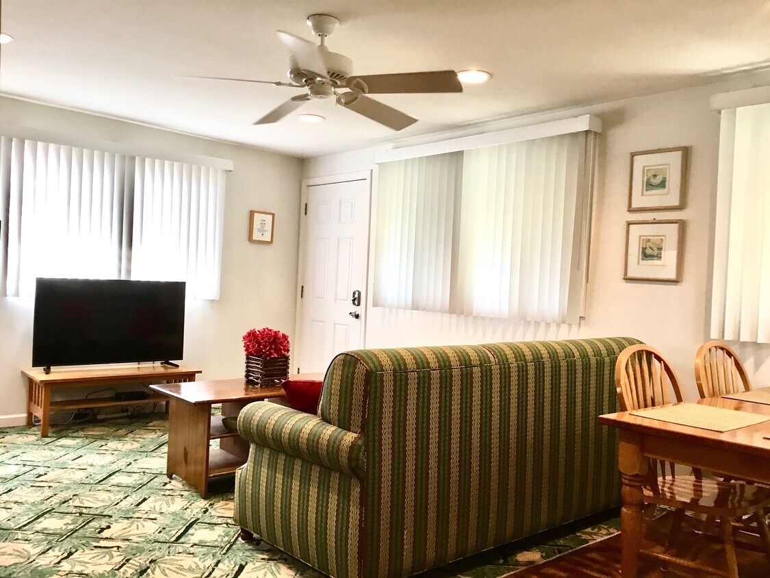 82 Nawiliwili St Unit Cottage, Honolulu, HI 96825 Room for Rent in