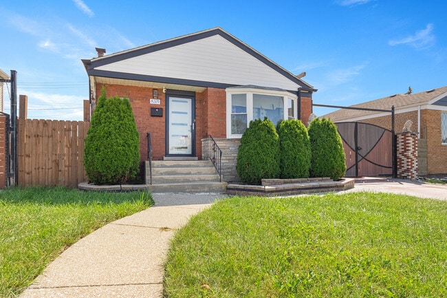 Building Photo - 8201 S Komensky Ave