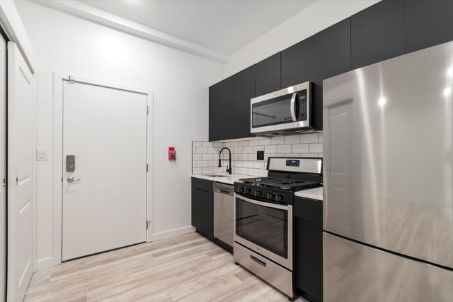 Building Photo - 6161 Walnut Street, Unit 1C