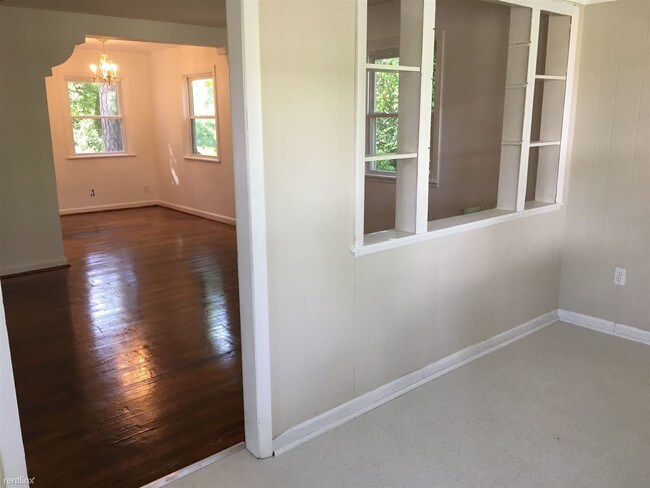 Foto del edificio - 3 br, 1 bath House - 8927 Granby Street
