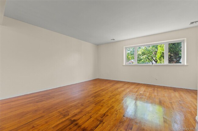 Foto del edificio - 110-32 63rd Rd