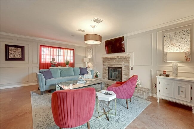 Building Photo - 6018 Berendo St