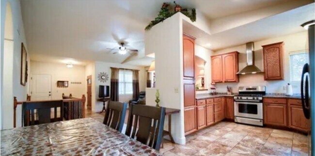 Building Photo - 4 Bedroom, 2 Bath Ranch, Corner Lot,  Fenced Front and Back Yards!