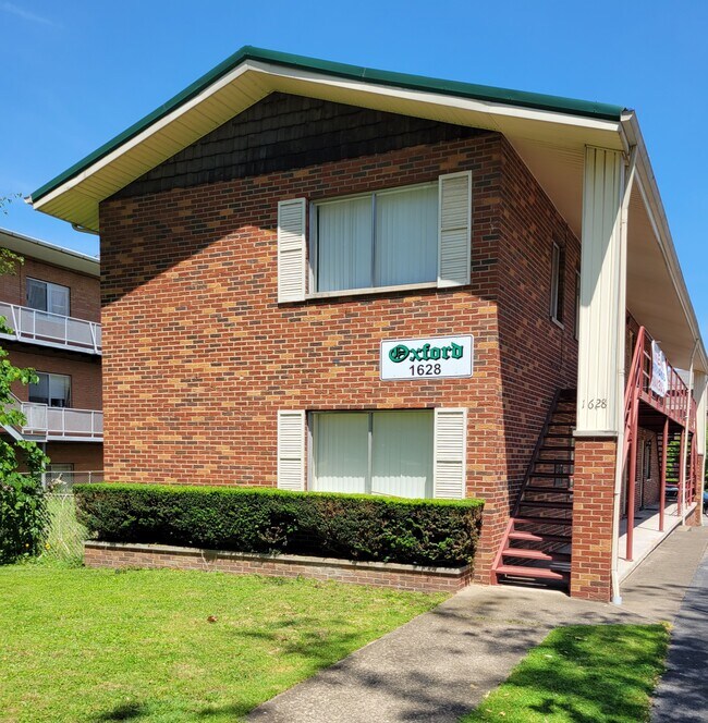 Building Photo - 1628 6th Ave