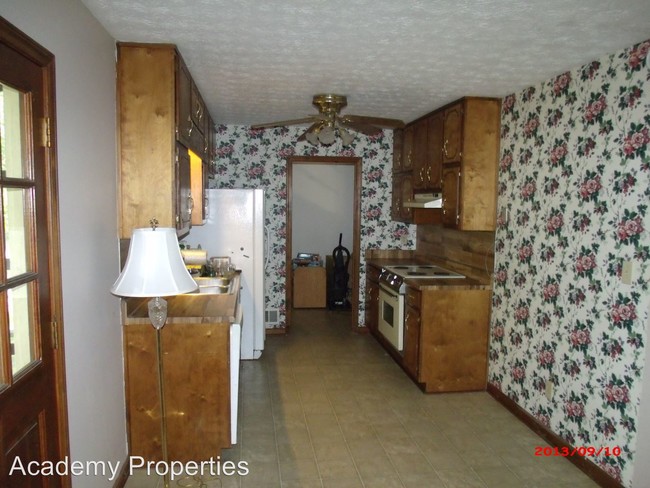 Building Photo - 3 br, 2 bath House - 290 Amanda Court