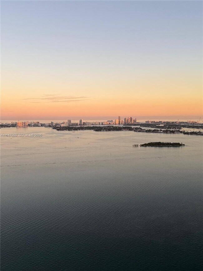 Building Photo - 650 NE 32nd St