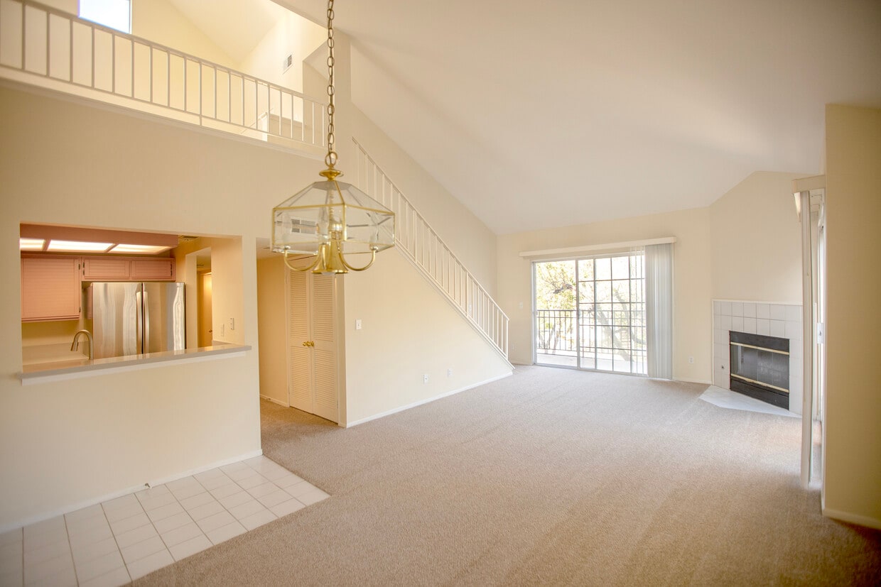 24115 Del Monte Dr Unit 68, Santa Clarita, CA 91355 Condo for Rent in