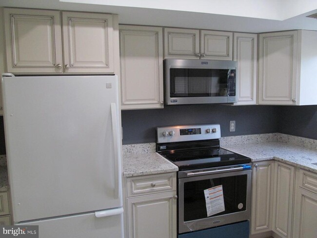 Building Photo - 3212 Gleneagles Dr