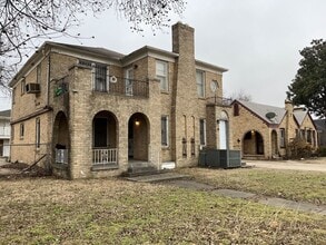 Building Photo - 1800 Exchange Ave