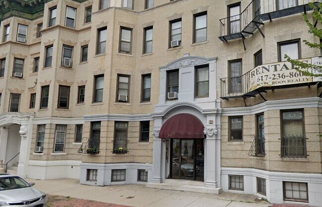 Building Photo - 59 Burbank St