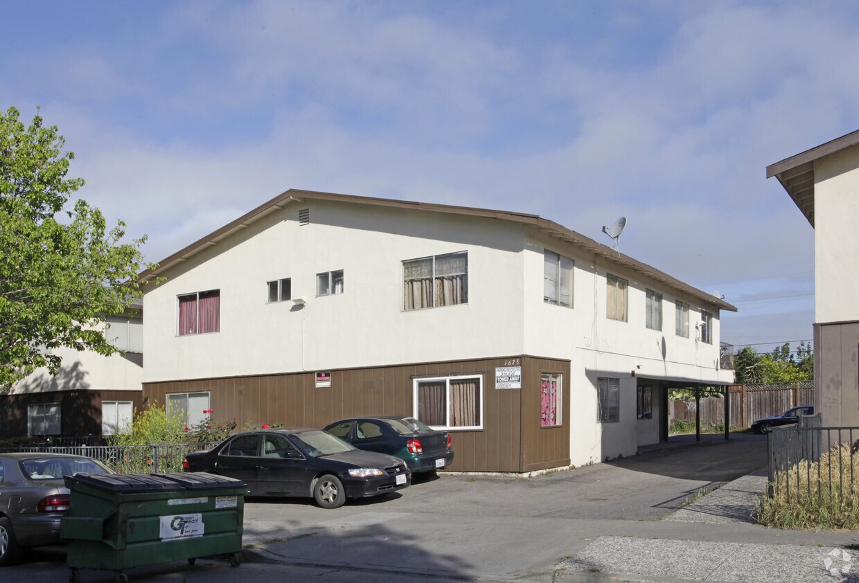 Primary Photo - 1625 Virginia Ave