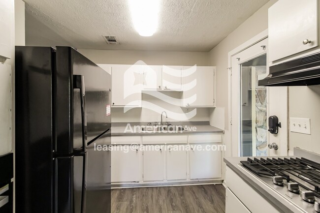 Building Photo - 3036 Urban Ave