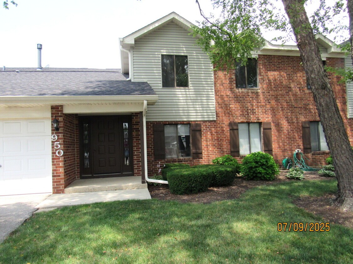Primary Photo - 950 Cumberland Ct