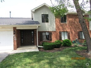 Building Photo - 950 Cumberland Ct