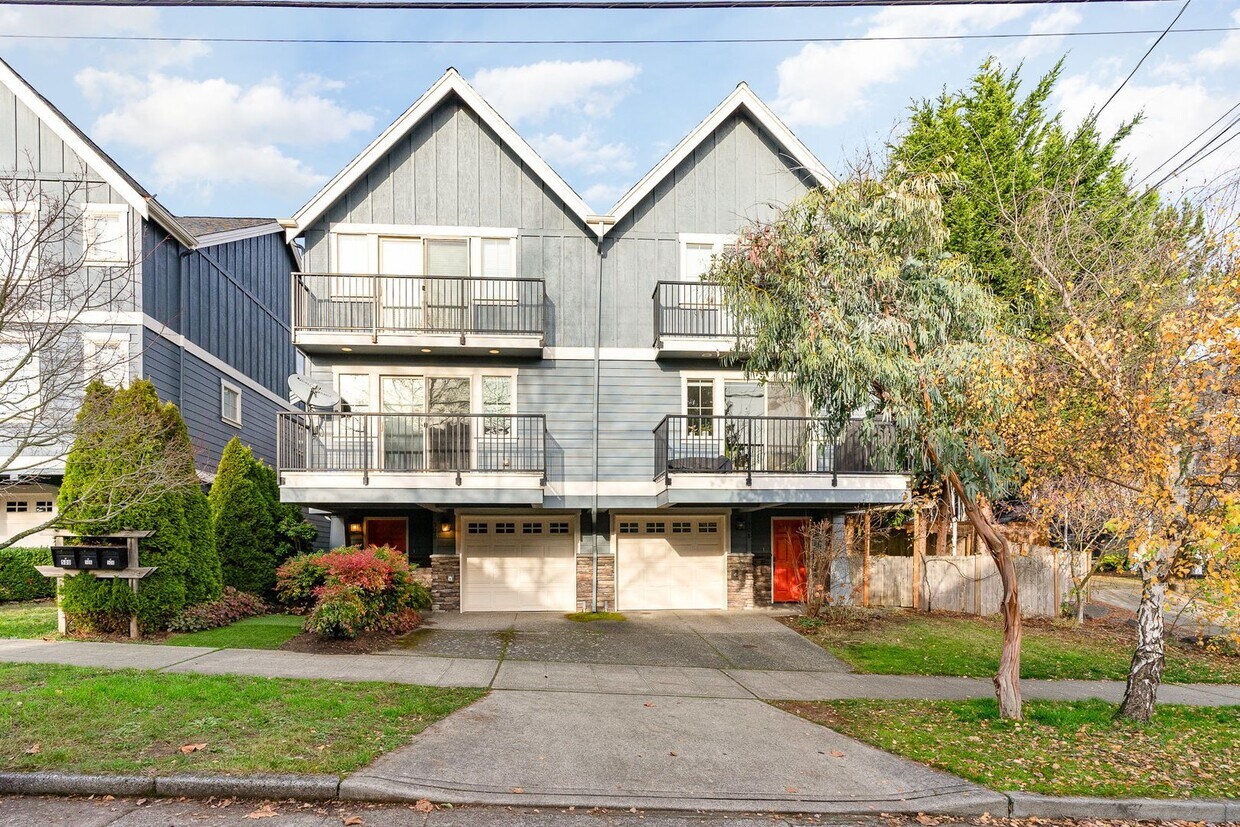 Primary Photo - 3Bd/2.5Ba Seattle Townhome