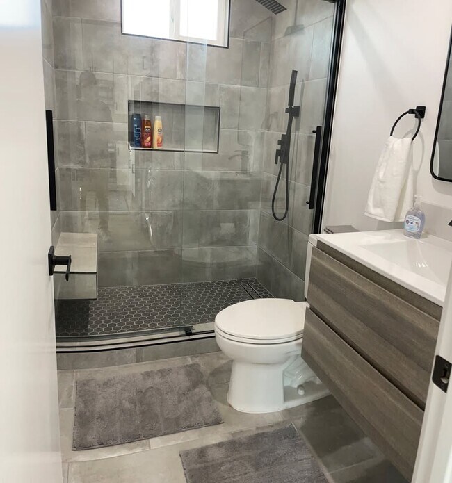 Foto del edificio - 6124 Alcove Ave