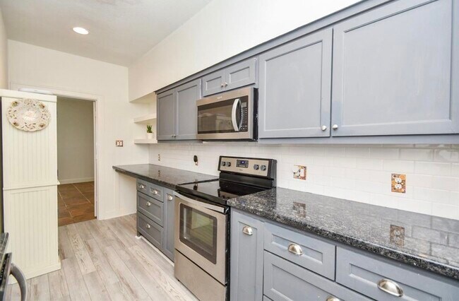 Foto del edificio - 7459 Brompton St