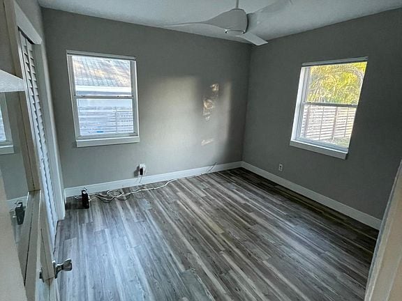 Building Photo - 300 35th Ave NE