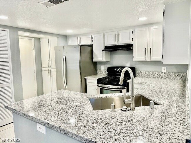 Foto del edificio - 8312 Maplestar Rd