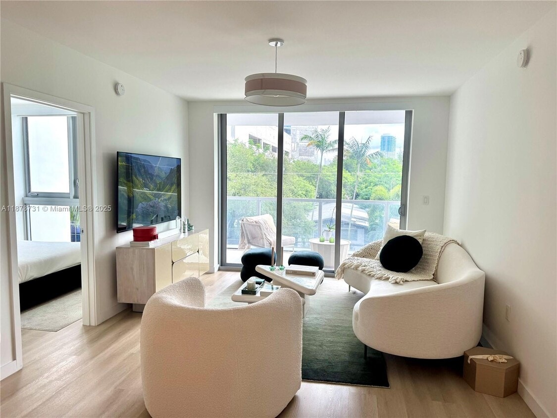 Primary Photo - 13800 Highland Dr