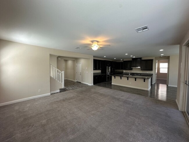 Building Photo - 816 Bluebird Hill Ave