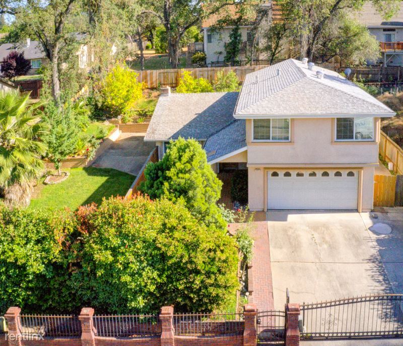 4 br, 2.5 bath House 8540 Stratus Dr House Rental in Orangevale, CA