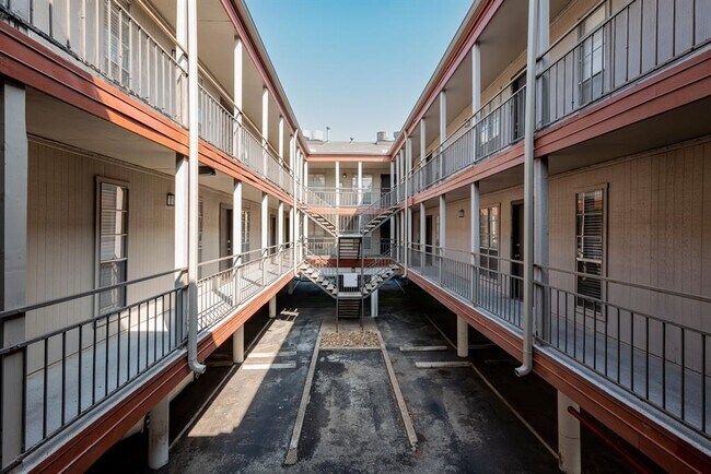 Foto del edificio - 3121 Speedway St