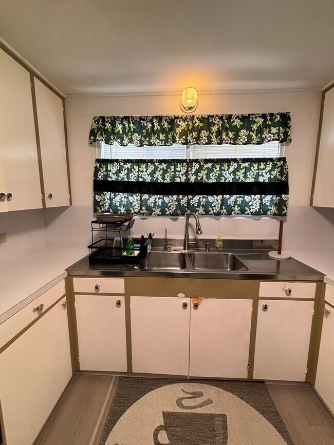 Foto del edificio - 3 Bedroom Home in Makawao Ranch Acres