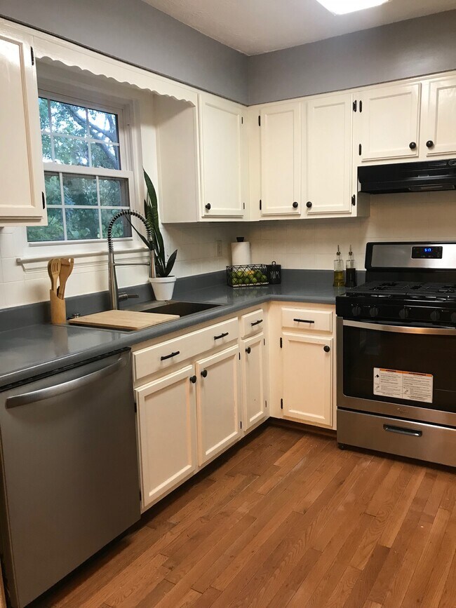 Kitchen - 2967 Lexington Trace Dr SE