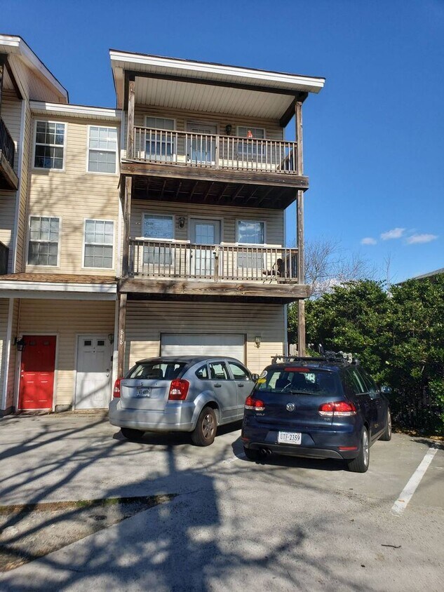 Primary Photo - 848 W 38th St