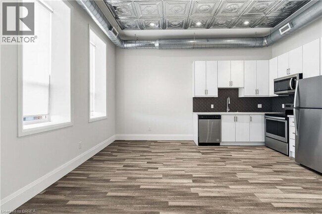 Building Photo - 140 Dalhousie St