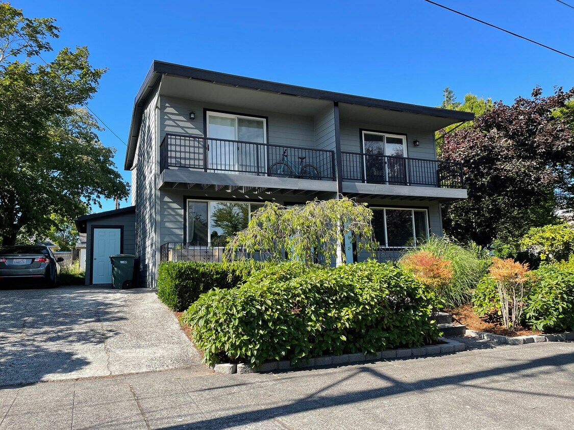 Primary Photo - 5903 8th Ave NW