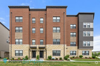Building Photo - 44798 Tiverton Sq