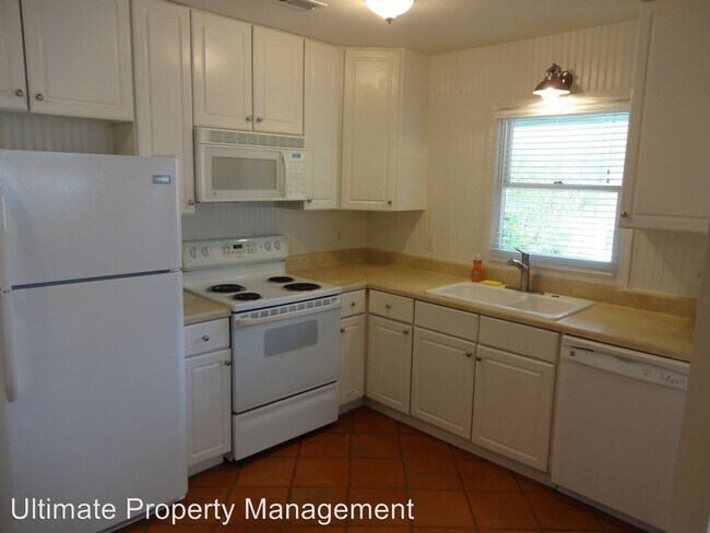 Building Photo - 3 br, 1 bath House - 808 N 7th St.