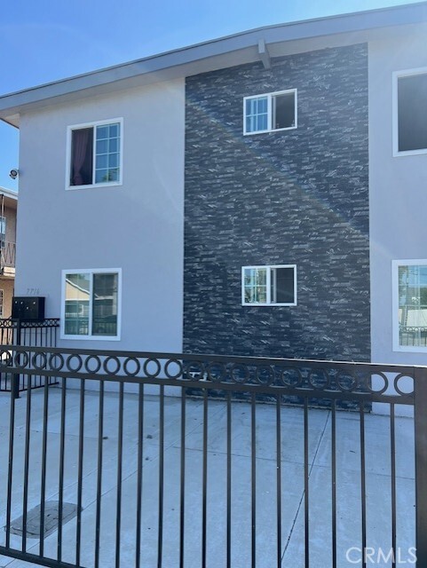 Primary Photo - 7716 Walker Ave
