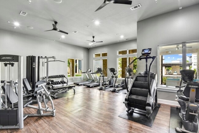 Interior Photo - Lantower Techridge