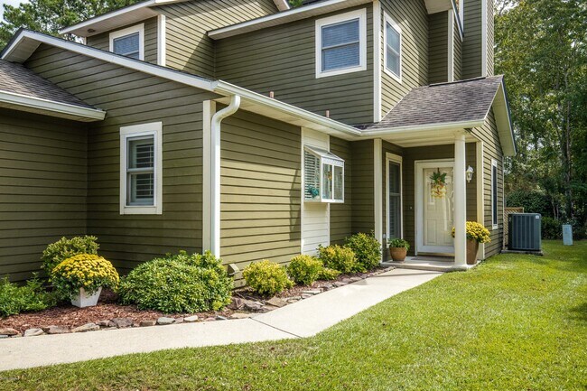 Foto del edificio - 504 Cedarwood Village