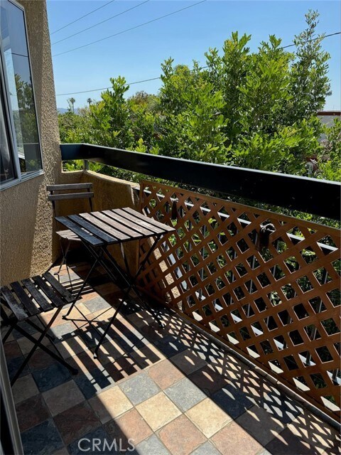 Foto del edificio - 9014 Burnet Ave