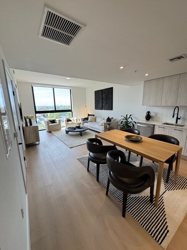 Foto principal - 132 NW 30th St