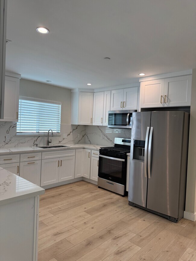 Foto del edificio - 6509 Ben Ave