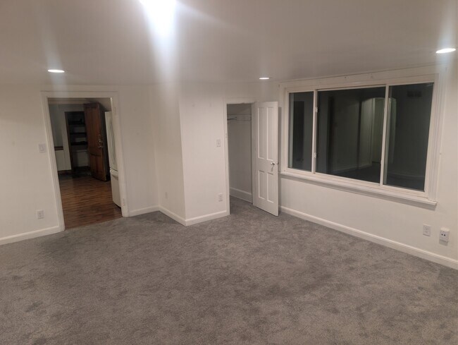 Foto del edificio - 1068 W Washington St