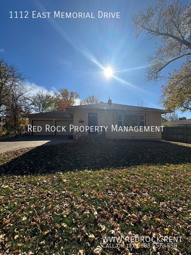 Building Photo - 1112 E Memorial Dr