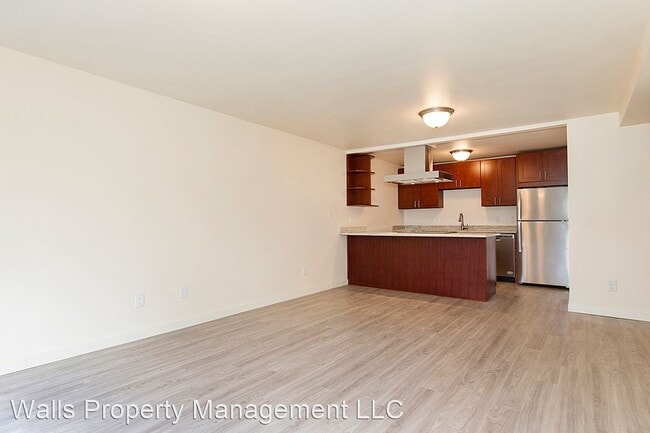 Building Photo - 2525 Minor Ave E