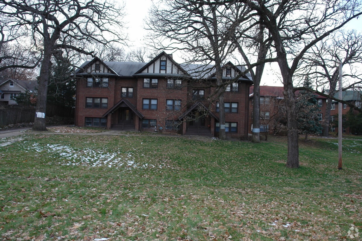Building Photo - 3910 University Ave