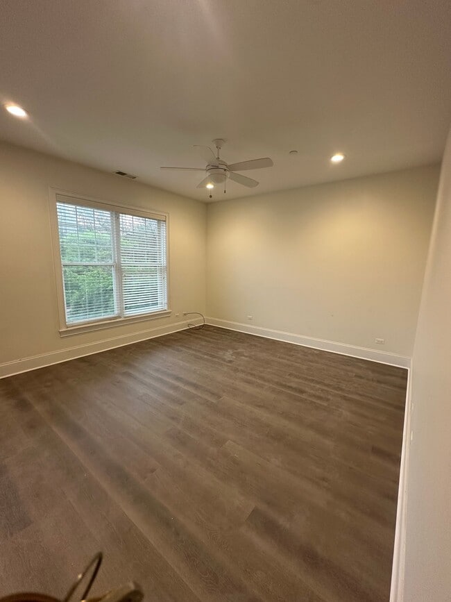Foto del edificio - 2500 Green Bay Rd