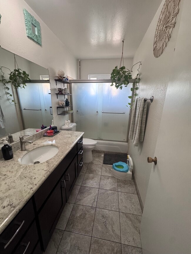 Remodeled bathroom - 841 Di Fiore Dr